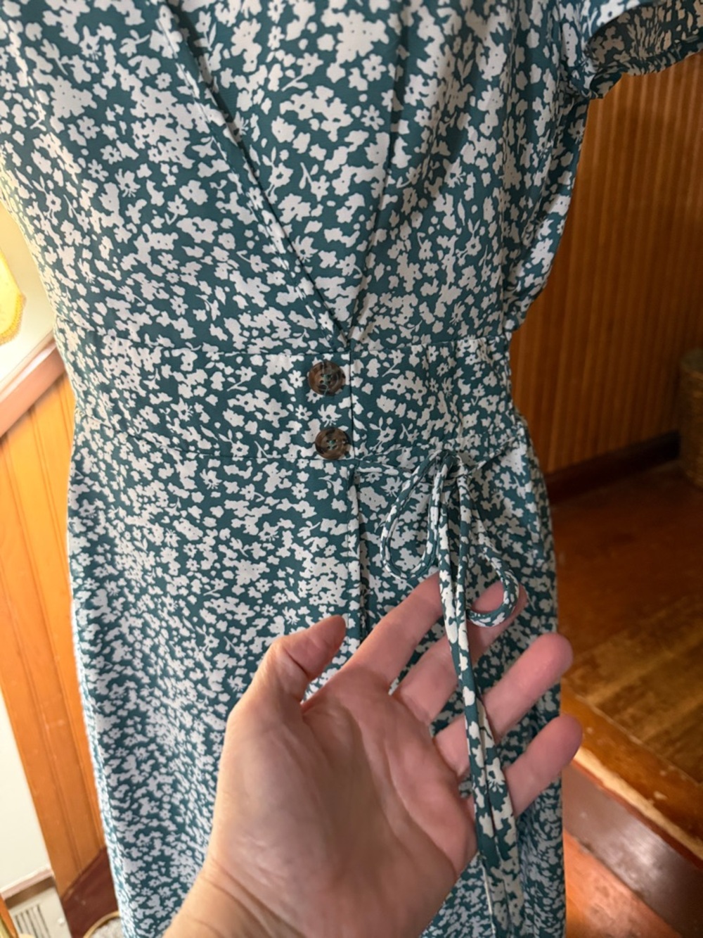 Sienna Sky soft green floral print dress women’s size medium - Picture 3 of 8